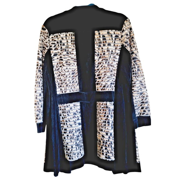 Chico's Travelers 2 Stretch Long Slv‎ Open Cardigan Jacket Top L Blk Anim Prnt - Picture 2 of 9